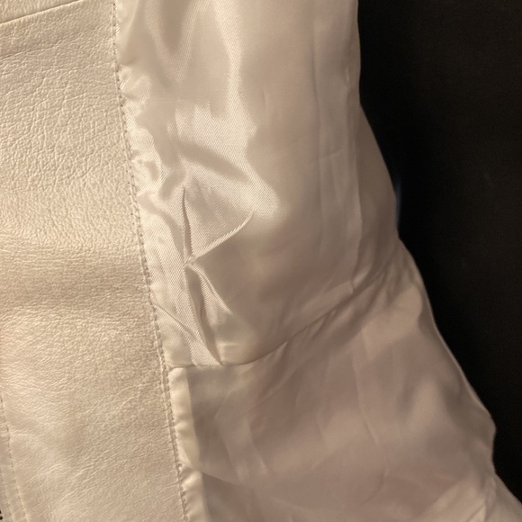 EUC Zip-up fitted leather jacket size Large - Picture 5 of 6